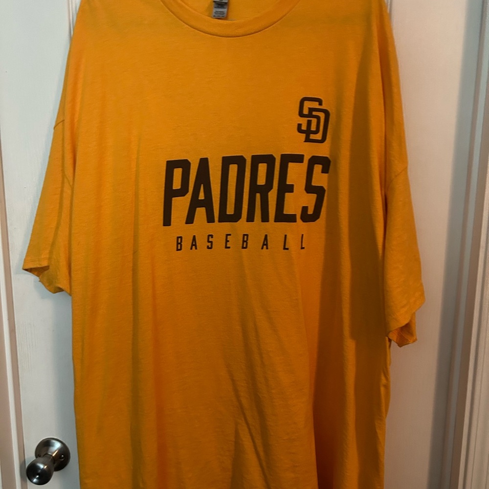 Padres Gildan Yellow T-Shirt and brown hat
